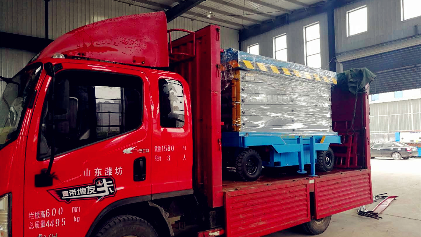 Brazilian port company purchases auxiliary walking semi-automatic lifting platform